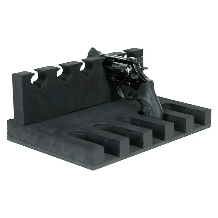 Burg-Wächter Kurzwaffenhalter KWH 5 - L x B x H: 230 x 335 x 130 mm, Geeignet für: 5 Kurzwaffen - Ein schwarzes Revolvergewehr steht auf einem schwarzen Schaumstoff-Pistolenständer. Ideal zur Aufbewahrung und Präsentation von Waffen.