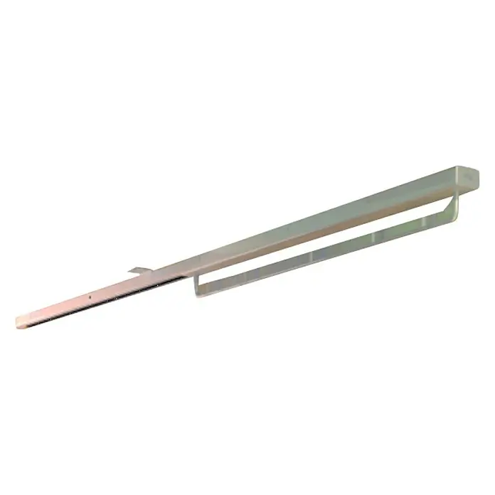 Adinor Soporte para perchero extensible - An x Al: 455 x 68 mm, Plateado - Una luz LED lineal con un soporte de montaje plateado, ideal para soluciones de iluminación modernas. El diseño elegante se integra perfectamente en cualquier espacio.