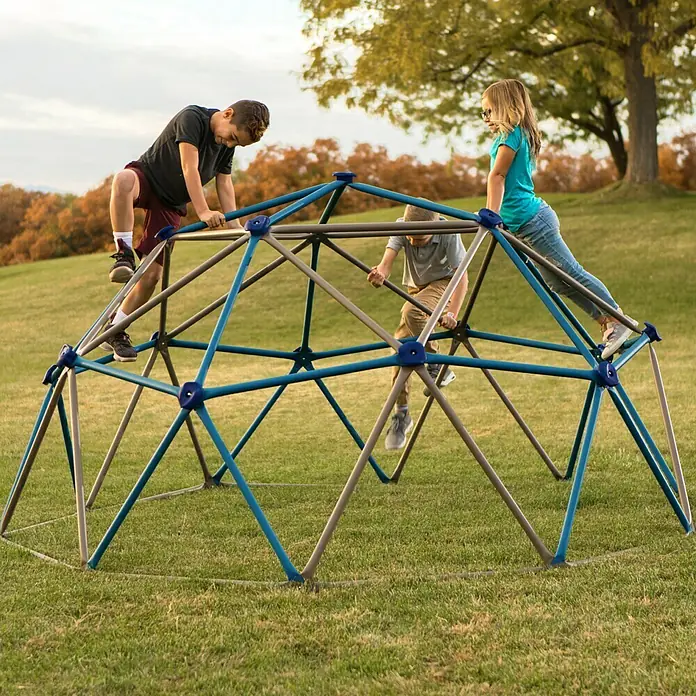 Lifetime Klettergerüst Geodome - 274 x 274 x 137 cm, Metall, Braun, Blau - Kinder spielen auf einer coolen, geodätischen Kletterkuppel im Freien. Dieses Outdoor-Spielgerät bietet stundenlangen Spaß und Bewegung für Kinder.