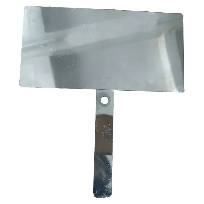 Lüftungsblech - Passend für: Grillstar Trichtergrill Colorado - Silberner T-förmiger Metalleinsatz mit reflektierender Oberfläche. Ideal für Beschilderungen oder Displays.
