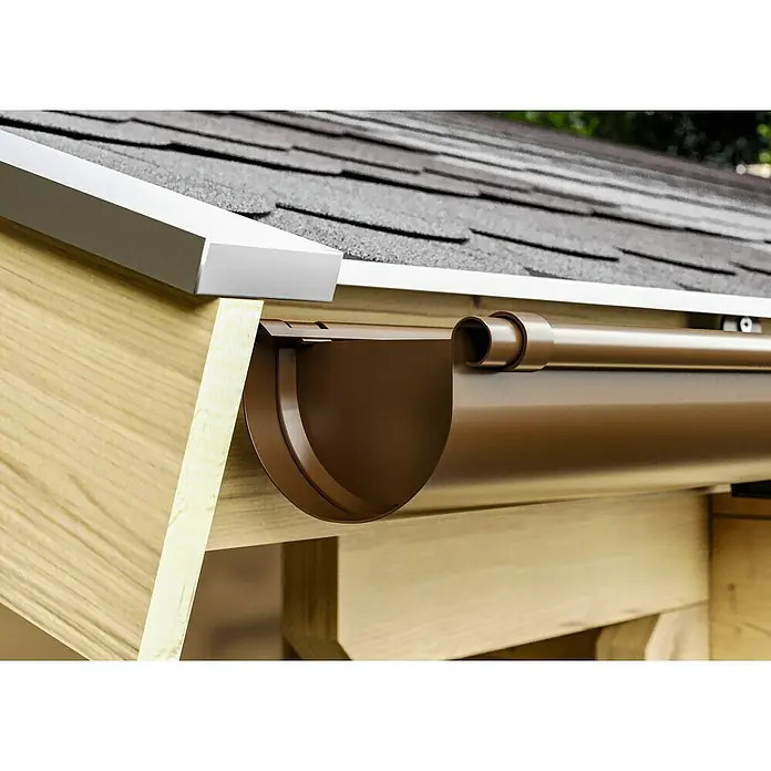 Marley Dachrinnen-Set - Nennweite: 75 mm, Passend für: Gartenhäuser Seitenlänge bis 3 m, Braun, Kunststoff - Nahaufnahme einer braunen Dachrinne an einem Gebäude mit grauen Dachziegeln und einer weißen Dachkante.