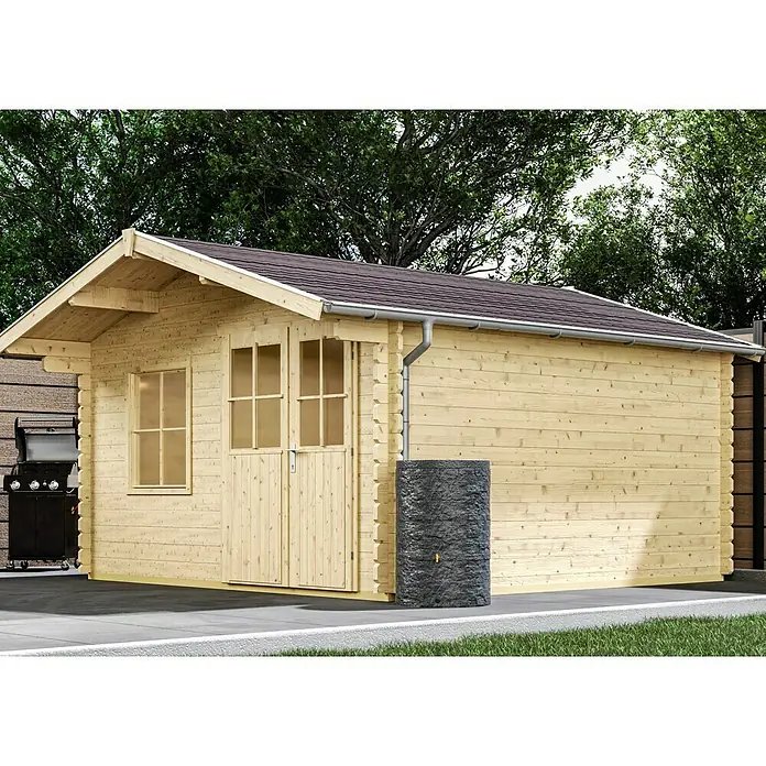 Marley Dachrinnen-Set - Nennweite: 75 mm, Passend für: Gartenhäuser Seitenlänge bis 3 m, Grau, Kunststoff - Eine hellbraune Gartenlaube mit Fenster und Doppeltür neben einer schwarzen Tonne zur Regenwassernutzung.