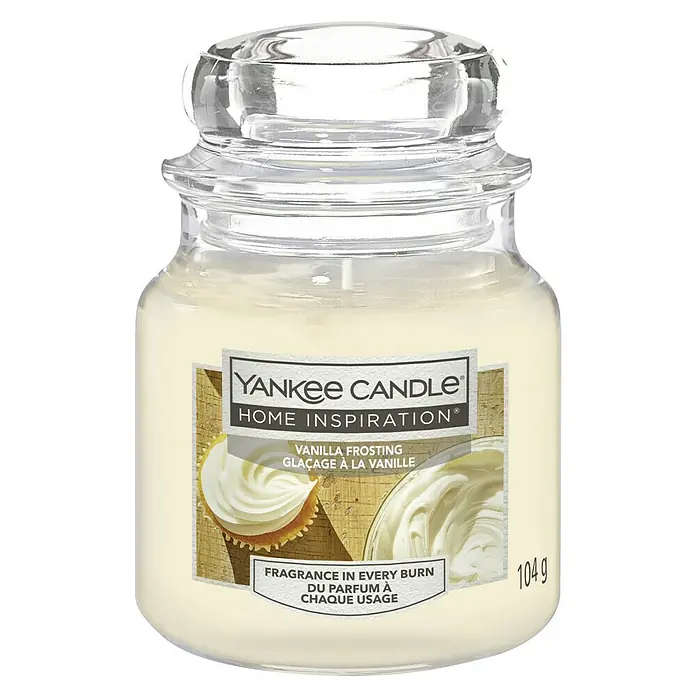 Yankee Candle Home Inspirations Duftkerze - Im Glas, Vanilla Frosting, Small - Nahaufnahme einer Yankee Candle Home Inspiration Duftkerze mit Vanille-Frosting-Duft.