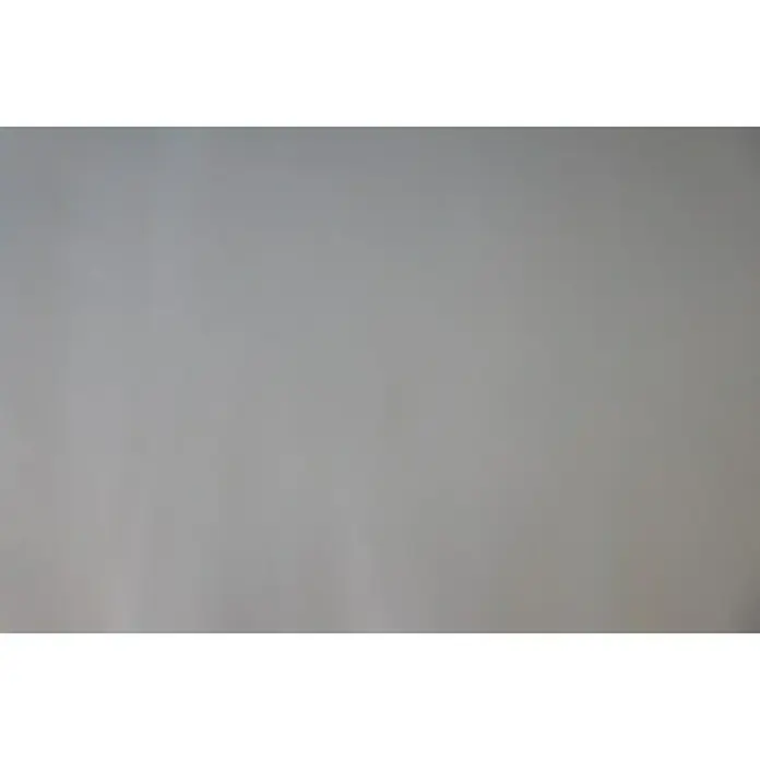 Glorex Tonpapier - Silber, 70 x 50 cm - Ein einfacher, neutraler Hintergrund mit subtilen Grautönen. Ideal für Produktpräsentationen und minimalistische Designs.