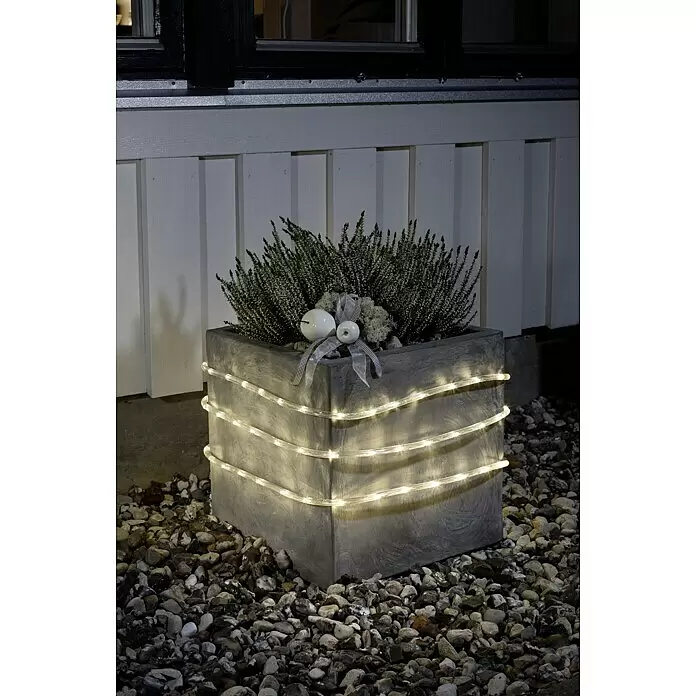 Konstsmide LED-Lichtschlauch - Länge: 6,5 m, Warmweiß, IP44 - Stimmungsaufnahme