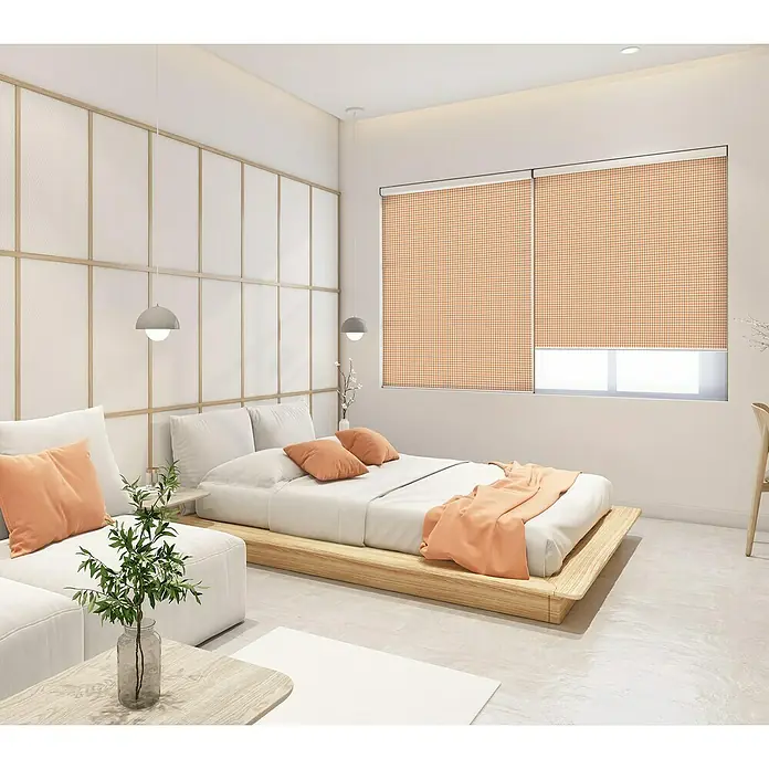 Estor enrollable Vichy - An x Al: 135 x 190 cm, Melocotón, Formas y patrones - Dormitorio con cama doble sobre estructura de madera, acentuado con toques naranjas y persianas enrollables para un ambiente acogedor.