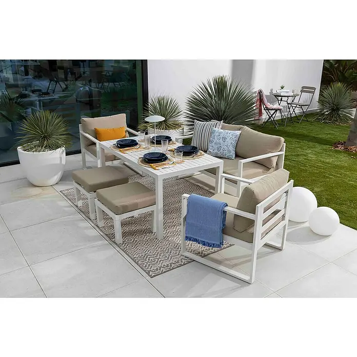 Alfombra exterior reversible Rombo - Beige, 60 x 110 cm, Polipropileno - Elegante conjunto de muebles de jardín con mesa de comedor, sillones y taburetes. Perfecto para relajarse al aire libre con estilo.