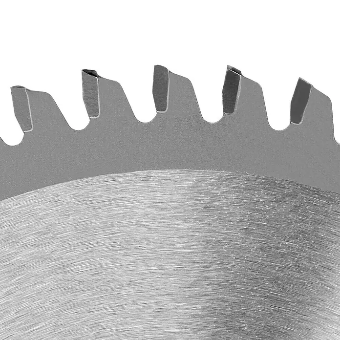 Bosch Kreissägeblatt Multimaterial - 190 mm, Bohrung: 30 mm, Anzahl Zähne: 54 Stk. - Nahaufnahme eines Kreissägeblatts mit scharfen Zähnen, ideal zum Schneiden von Holz und anderen Materialien.