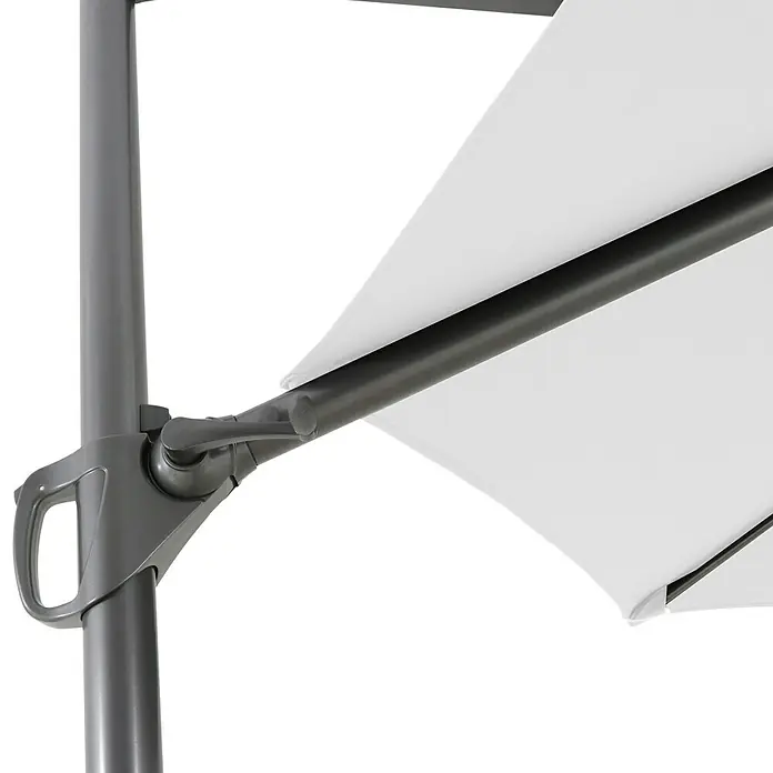 Sunfun Parasol de jardín Florenz - Crudo, Diámetro de cobertura: 300 cm - Primer plano de una sombrilla de patio con una capota brillante y un marco gris robusto, ideal para días soleados al aire libre.