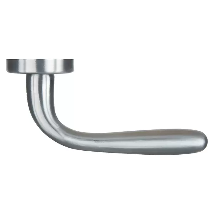 Conjunto de picaporte Arona - Grosor de la puerta: 35 mm - 45 mm, Aluminio, Curvado - Manija de puerta de metal plateado en forma de L para un agarre cómodo.