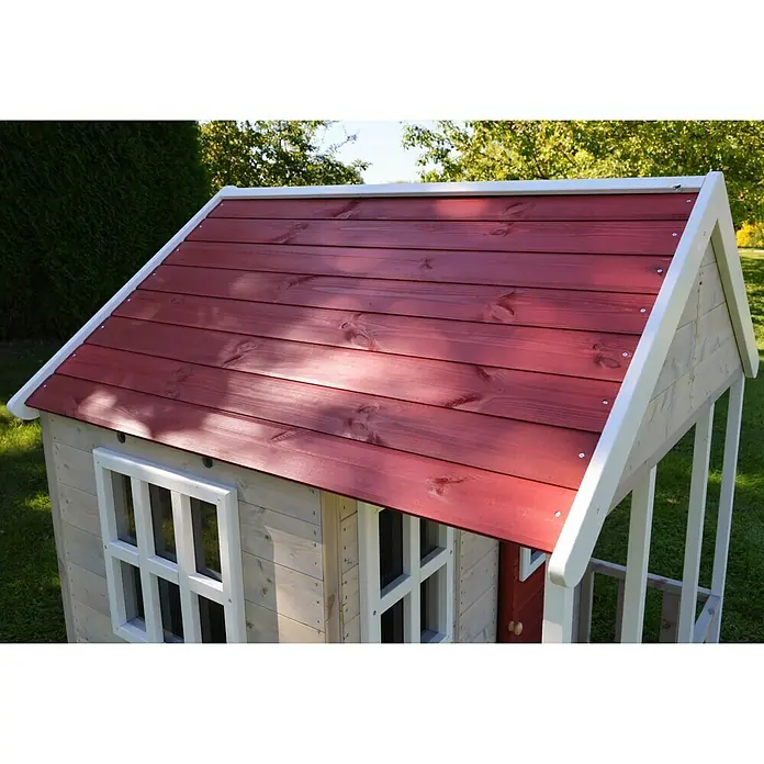 Wendi Toys Spielhaus Fuchs - L x B x H: 120 x 120 x 155 cm, Holz, Natur/Rot - Detailaufnahme eines Holzspielhauses mit rotem Dach und weißen Verzierungen im Garten.