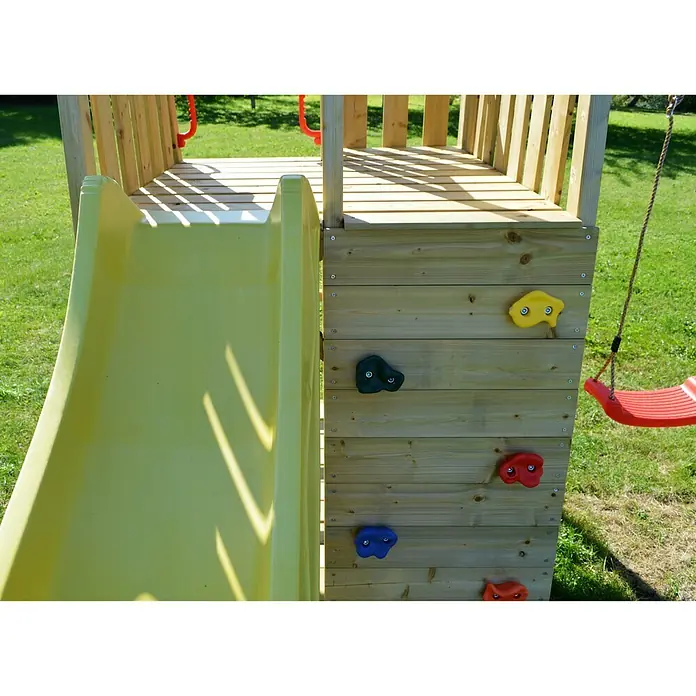 Wendi Toys Kinderspielturm Pinguin - Natur/Gelb - Nahaufnahme eines Spielturms mit gelber Rutsche, Kletterwand mit farbigen Griffen und einer roten Schaukel.