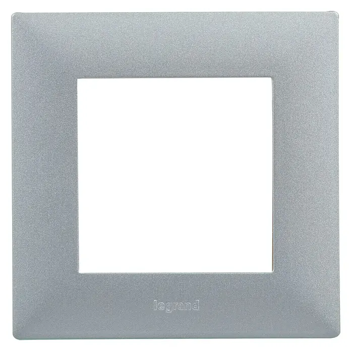 Legrand Niloé Step Marco - Aluminio, Modelo de mecanismos: x 1, Plástico, Instalar - Placa de cubierta Legrand plateada para un diseño de pared elegante y moderno. Ideal para interruptores y enchufes.