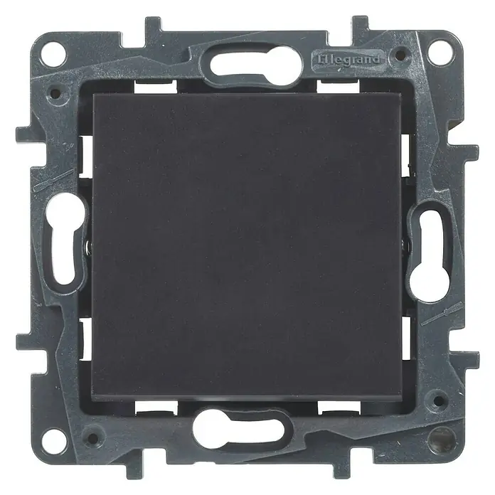 Legrand Niloé Step Cruzamiento - Antracita, Instalar, IP44 - Primer plano de un interruptor Legrand con placa frontal negra y marco gris, ideal para interiores modernos.