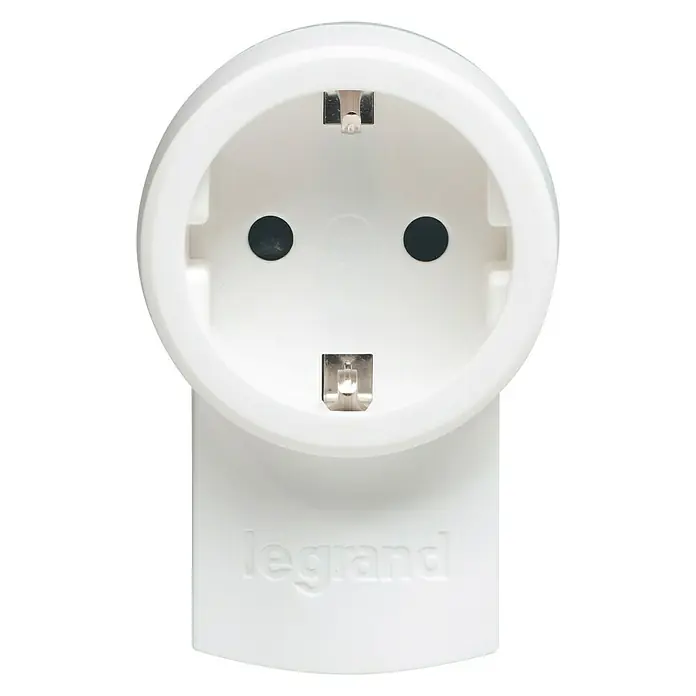 Legrand Clavija con enchufe 2 P+TT - Blanco, PVC, IP20 - Primer plano de una toma de corriente blanca Legrand con una cara redonda y el logotipo de Legrand en la parte inferior.