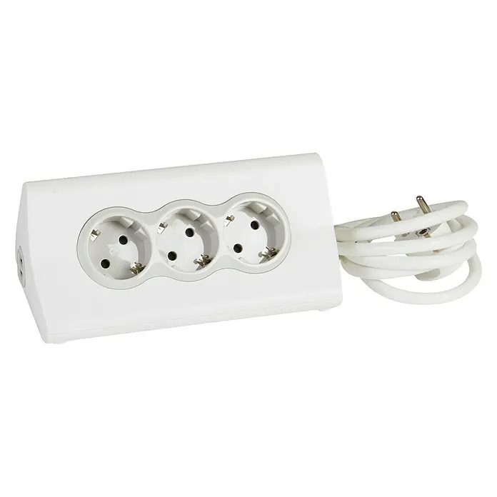 Legrand Base de enchufe múltiple 3t x 2p + 2 usb tablet - Blanco, Longitud del cable: 1,5 m, IP20, Con interruptor - Regleta con tres enchufes y cable blanco, ideal para uso interior para ampliar el suministro de energía.