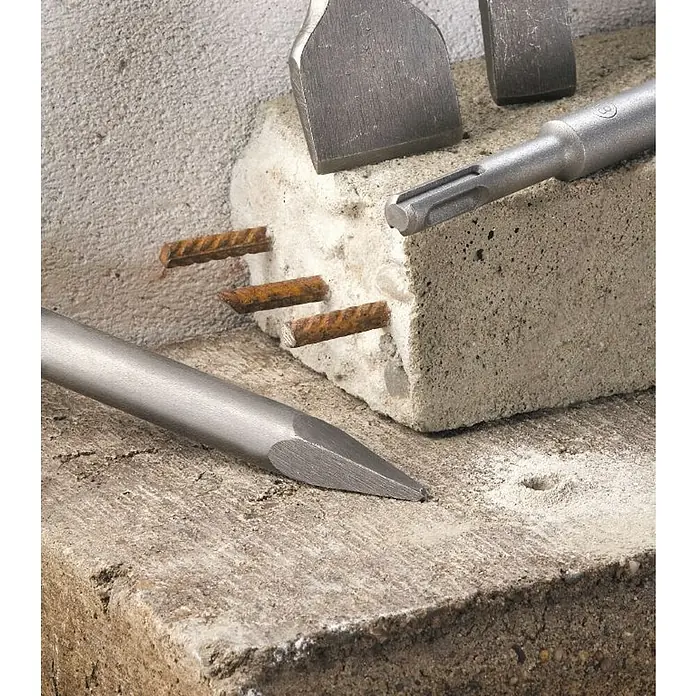Einhell Bohr- & Meißel-Set - SDS Plus, 12 -tlg. - Nahaufnahme von Bohrhammer-Meißeln, ideal zum Bearbeiten von Beton und Mauerwerk. Robustes Werkzeug für Bau und Sanierung.