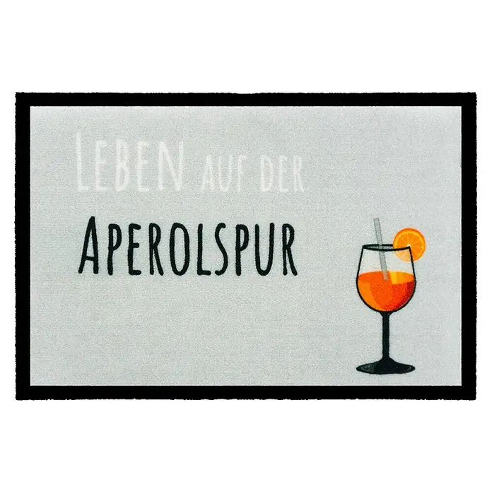 Fußmatte Aperolspur - Grau/Orange/Schwarz, 60 x 40 mm, Aperolspur - Fußmatte mit dem Aufdruck "Leben auf der Aperolspur" und einem Aperol-Spritz-Glas, ideal für Aperol-Liebhaber.