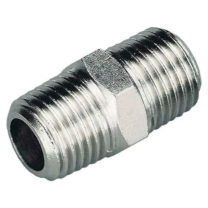 MPC Racor de conexión macho - ¼″ - Un niple de color cromado con roscas en ambos extremos y una sección central hexagonal para una llave.