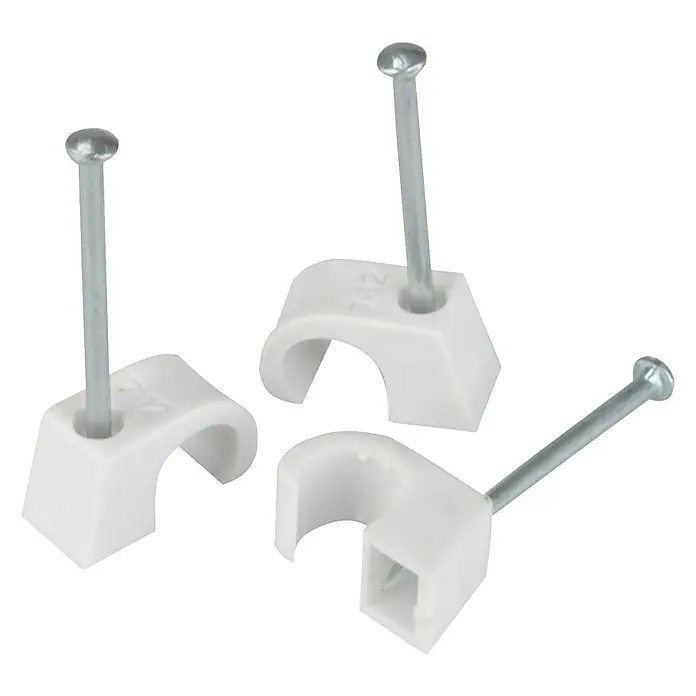 BAUHAUS Grapa para cable - An x L: 6 x 35 mm, Acero, Blanco, 25 ud. - Tres clips de cable blancos con clavos, diseñados para asegurar los cables y mantener el cableado organizado.