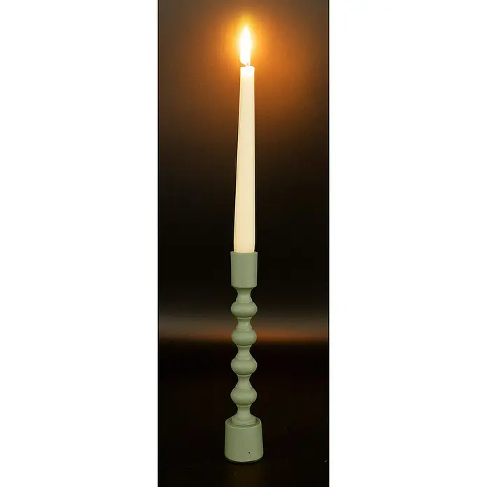 Kerzenständer Pune - Ø x H: 5 x 24 cm, Grün, Metall - Elfenbeinfarbene Wachskerze in einem vintage mintgrünen Kerzenständer, die ein warmes, beruhigendes Licht ausstrahlt.