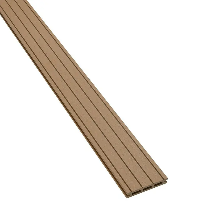 WPC-Terrassendiele Brown - 290 x 12 x 2 cm, Braun - Ein einzelnes Verbundholz-Terrassenelement in einer warmen Holzfarbe mit gerillter Oberfläche, ideal für den Außenbereich.