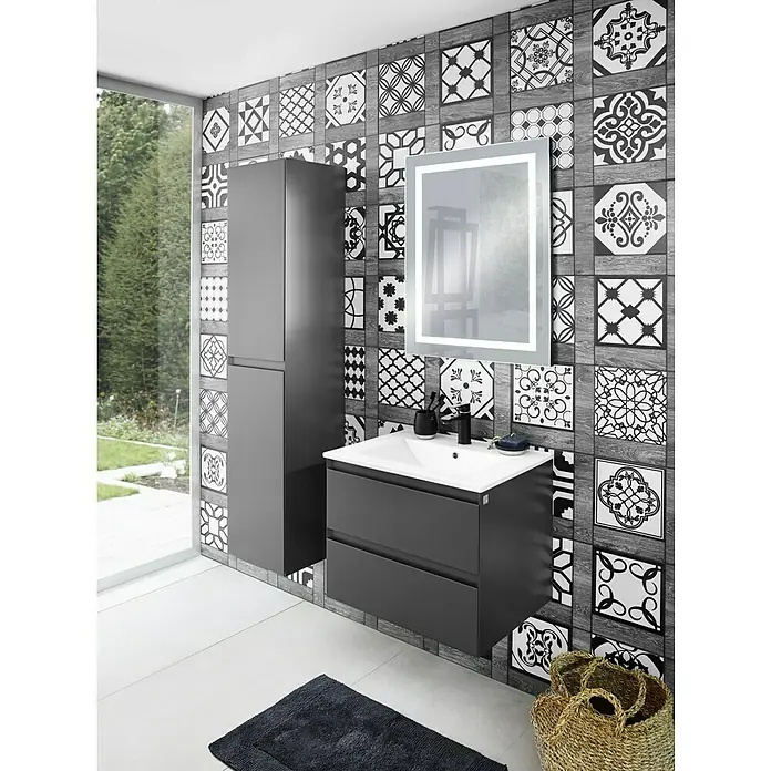 Space Hochschrank - 33,9 x 35 x 169 cm, Anthrazit - Das Badezimmer verfügt über einen modernen Waschtisch mit Schubladen, einen Spiegelschrank mit Beleuchtung und einen hohen, grauen Schrank.