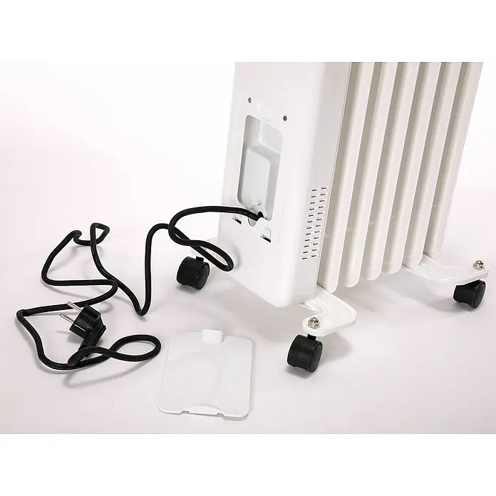 Purline Radiador de aceite HOTI OR2000 - 2.000 W, Blanco, 14,5 x 38,5 x 61,5 cm - Un radiador de aceite blanco con cable de alimentación negro y enchufe, perfecto para proporcionar calor extra en días fríos.
