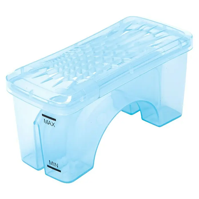 Purline Radiador de aceite HOTI OR2000 - 2.000 W, Blanco, 14,5 x 38,5 x 61,5 cm - Un depósito de agua azul claro y transparente con marcas de Máx. y Mín., ideal para humidificadores o aparatos similares.
