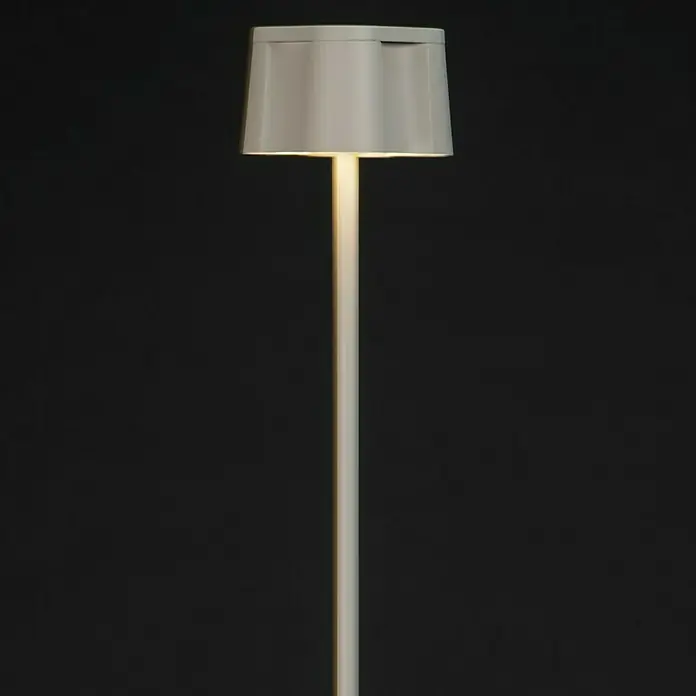 Konstsmide Akku-Stehleuchte Nice - 10 x 10 x 120 cm, Weiß, Mehrfarbig, 3 W, IP54 - Elegante Stehleuchte mit Lampenschirm in Weiß. Die Leuchte spendet warmes Licht und sorgt für eine gemütliche Atmosphäre im Raum.