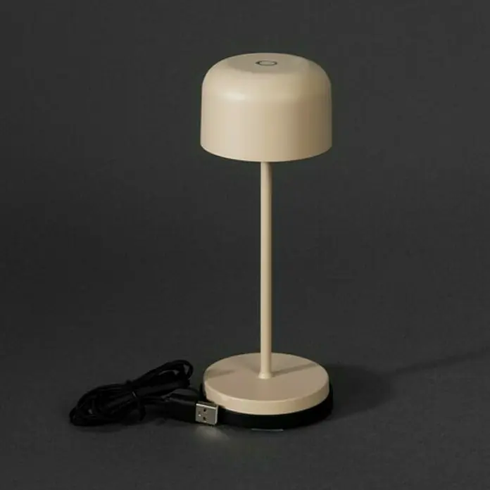 Konstsmide Akku-Tischleuchte Lille Mini - 2,5 W, L x B x H: 7,5 x 7,5 x 20 cm, Sand, Mehrfarbig - Elegante, beige Tischleuchte mit einem schlanken Design und einem praktischen USB-Kabel, ideal für Nachttische.