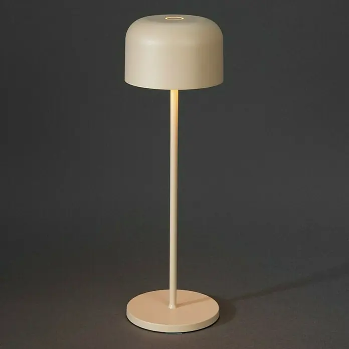 Konstsmide Akku-Tischleuchte Lille - 3,5 W, L x B x H: 11 x 11 x 36 cm, Sand, Mehrfarbig - Elegante Stehlampe in Cremefarbe. Ein stilvolles Beleuchtungselement für jeden Raum, das warmes Licht spendet und modern wirkt.
