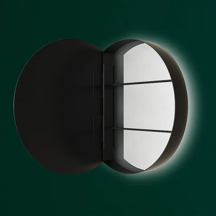 DSK LED-Spiegelschrank Picasso Style - Aluminium, Schwarz - Runder Spiegelschrank mit geöffneter Tür und Innenregalen, umgeben von einem subtilen Lichtschein, vor einem dunklen, satten Hintergrund.