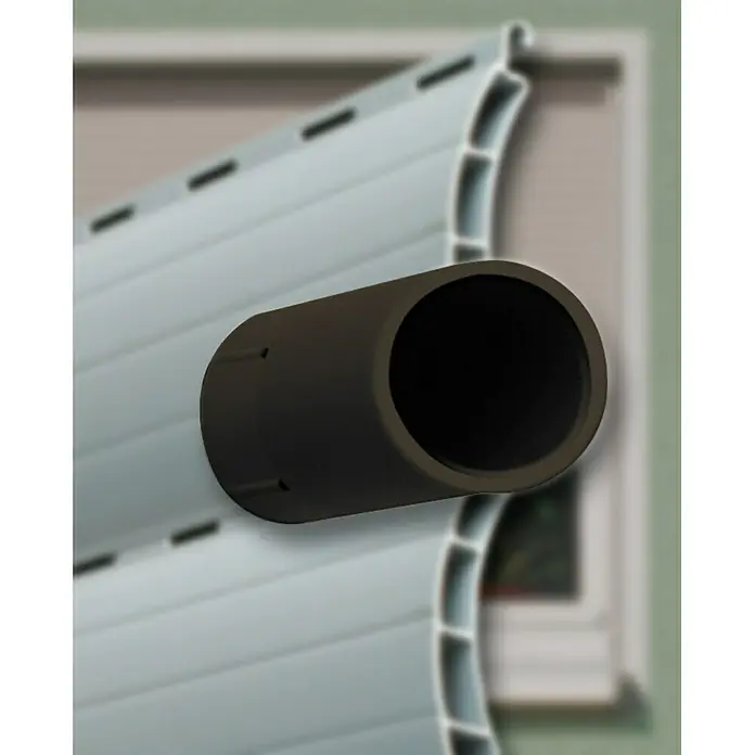 Schellenberg Anschlagstopfen - Ø x L: 20 x 40 mm, Braun - Detailaufnahme einer Rollladenkonstruktion mit einem schwarzen Rohrelement im Fokus, das die Konstruktion ergänzt.