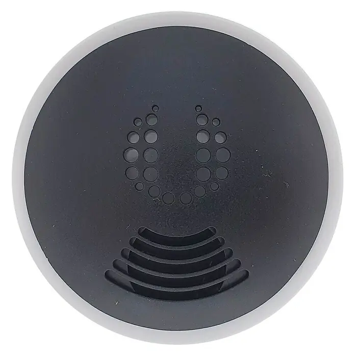 Eurobric 2000 Repelente de animales por ultrasonidos con luz LED - 30 m², Negro - Aquí hay un altavoz negro redondo con un borde blanco, que presenta un diseño elegante y minimalista. El altavoz es perfecto para cualquier habitación.