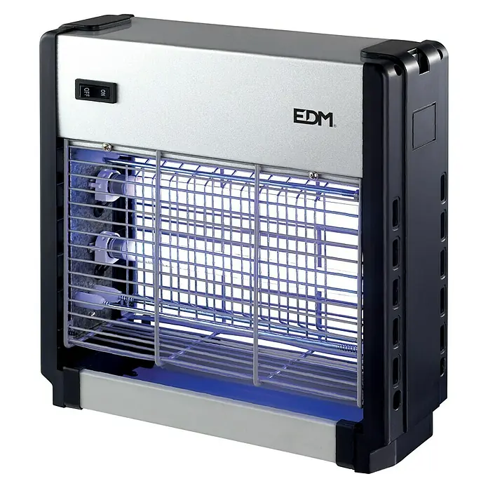 EDM Matainsectos eléctrico - Cromado - Primer plano de un matamoscas EDM con luces UV azules y una rejilla protectora.