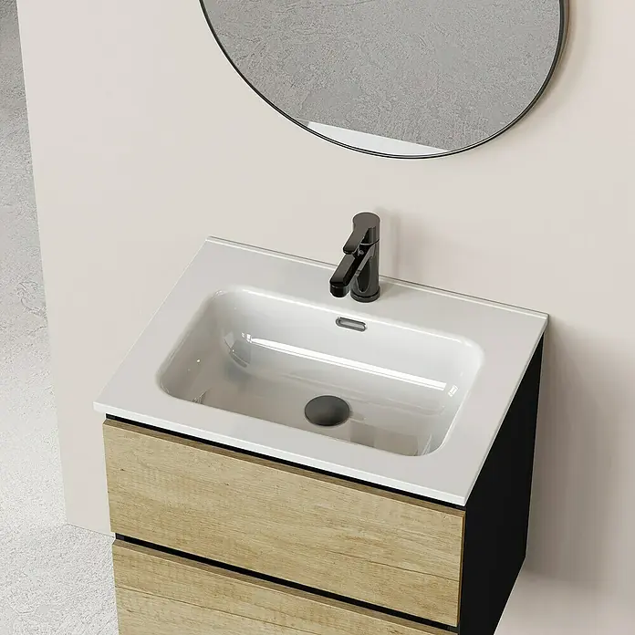 Artysan Conjunto de mueble de baño Bico - Ancho: 60 cm, Nature/Nergo, 3 pzs. - Primer plano de un moderno lavabo con poza blanca, grifo negro y mueble de imitación madera sobre una pared clara.