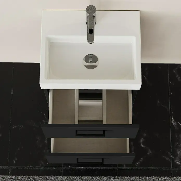 Artysan Conjunto de mueble de baño Palma 2C - Ancho: 45 cm, Negro, 3 pzs. - Imagen de un lavabo moderno con mueble de baño, con cajones abiertos, sobre un suelo de mármol negro.