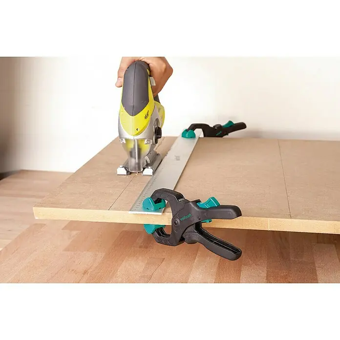 Wolfcraft Abrazadera de trinquete 1 FZR 40 - Anchura de sujeción: 40 mm - Se utiliza una sierra de calar con abrazaderas y una guía sobre una pieza para lograr un corte recto.