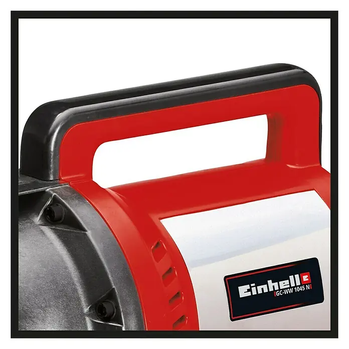 Einhell Hauswasserwerk GC-WW 1045 N - 1.050 W, Max. Fördermenge: 4.500 l/h, Max. Druck: 3 bar - Detailaufnahme einer Einhell GC-WW 1045 N Hauswasserwerk-Pumpe mit schwarzem Tragegriff und roten Akzenten.
