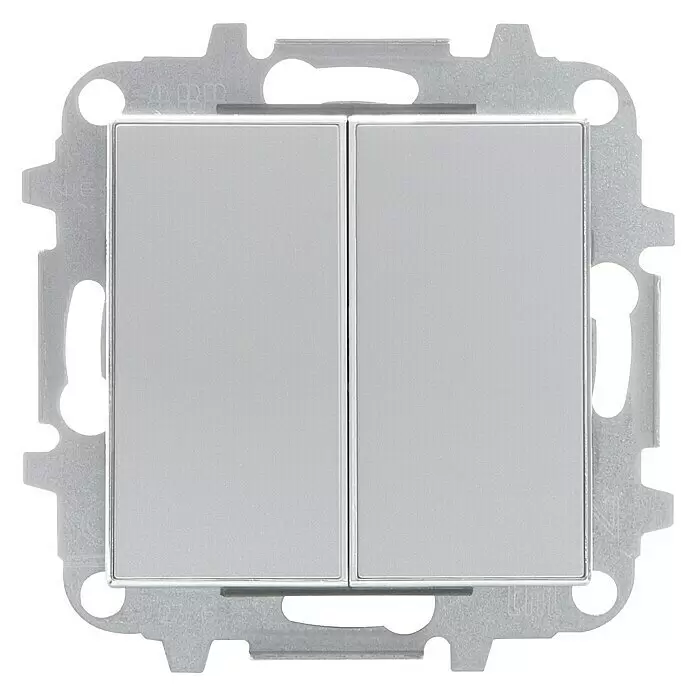Niessen Sky Conmutador doble - Plateado, Plástico - Inserto de interruptor metálico plateado con dos interruptores basculantes gris claro.