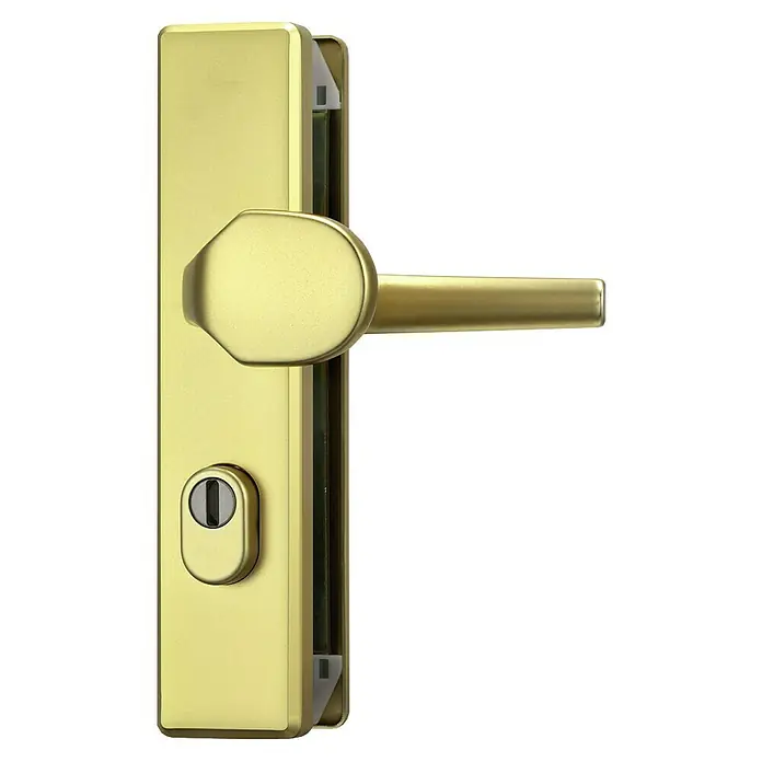 Abus Schutzbeschlag KLSZ 714 - Wohnungsabschlusstür, Messing, Knopf außen, Drücker innen - Nahaufnahme eines goldenen Türgriffs mit Schloss, der ein luxuriöses und sicheres Gefühl vermittelt.