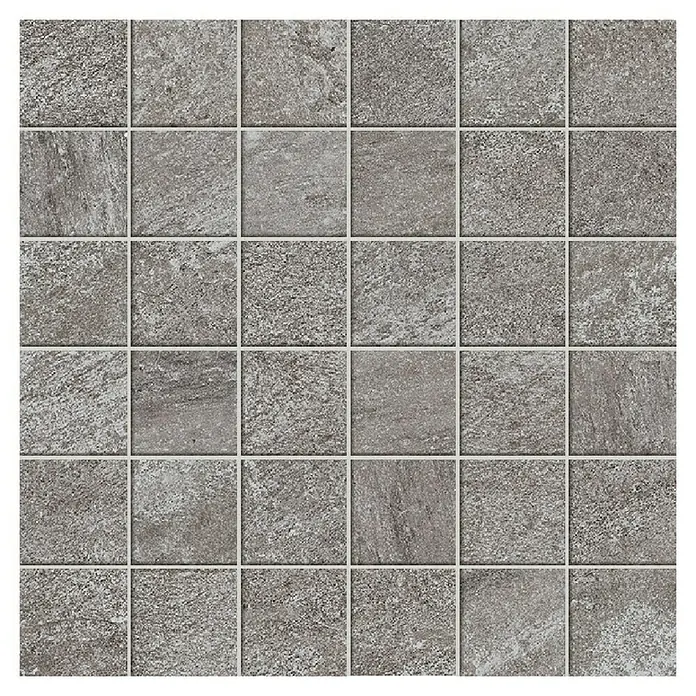 Atlas Concorde Solution Regent Mosaikfliese Silver - 30 x 30 cm, Stärke: 8 mm, Silbergrau, Matt - Nahaufnahme von grauen quadratischen Fliesen mit unterschiedlichen Texturen und hellem Fugenmörtel, perfekt für moderne Badezimmer.