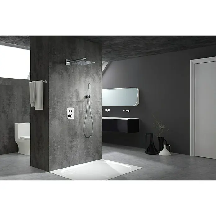 Imex Sistema de ducha Madeira - Con grifo termostático, Cromo - Imagen de una ducha de baño moderna con cabezal de ducha, ducha de mano, accesorios y pared gris.