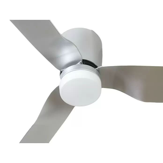 Purline Ventilador de techo Low Profile - Plateado, 132 cm, 35 W - Ventilador de techo plateado con tres aspas y luz LED redonda blanca integrada.
