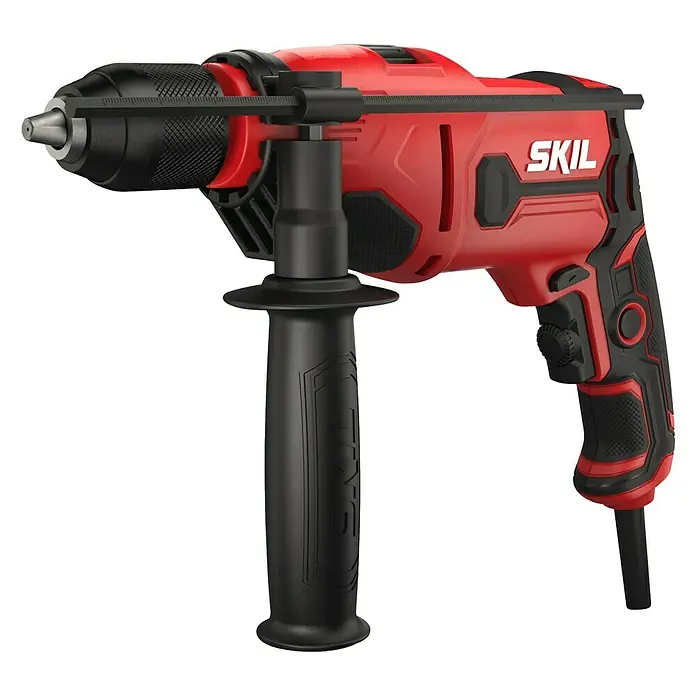 Skil Schlagbohrmaschine 6725 AA - 710 W, Schnellspannbohrfutter - Hier ist ein Bild einer SKIL Bohrmaschine, die sich ideal zum Bohren von Löchern eignet. Sie verfügt über einen praktischen Zusatzgriff.