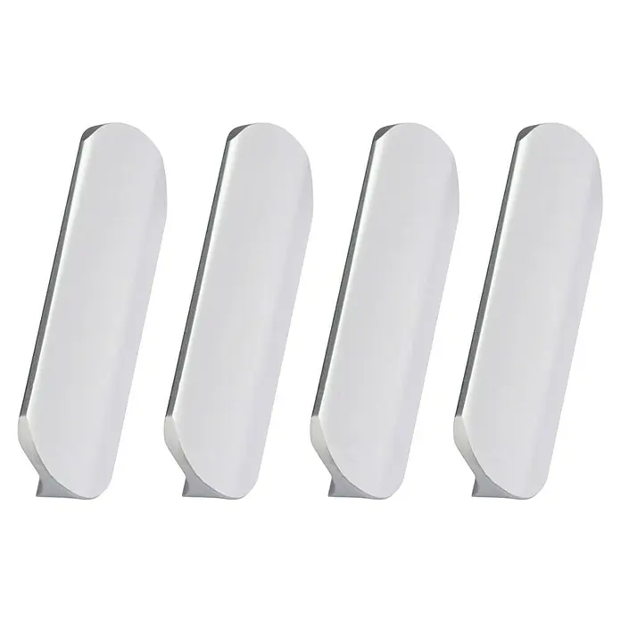 Rei Tirador para muebles 6206 - Distancia entre orificios: 32 mm, Plateado, 4 ud. - Un primer plano de cuatro elegantes barras de apoyo blancas, ideales para baños o aseos, que ofrecen comodidad y seguridad mejorada.