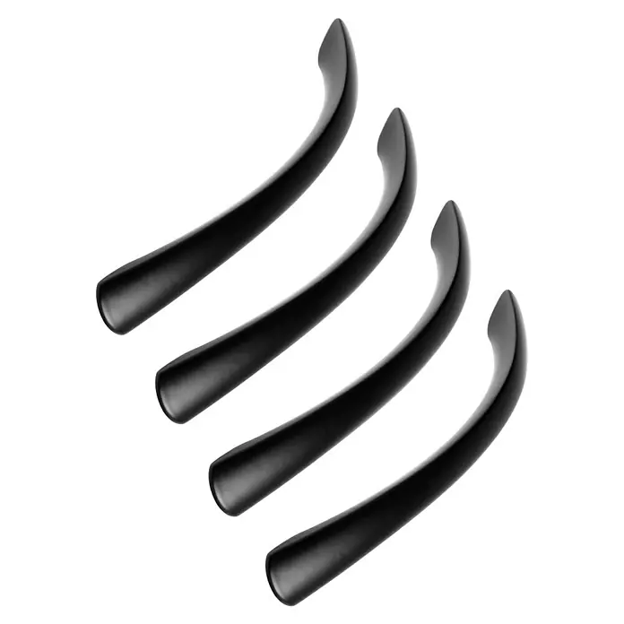 Rei Tirador para muebles 589A - Distancia entre orificios: 128 mm, Negro, Mate, 4 ud. - Primer plano de cinco manijas negras curvas, con un acabado liso y un diseño elegante sobre un fondo negro.