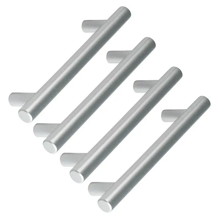 Rei Tirador para muebles 891H - Distancia entre orificios: 96 mm, Aluminio, 4 ud. - Un primer plano de cuatro tiradores de cajón modernos plateados sobre un fondo negro. Ideal para diseño de muebles y decoración de interiores.