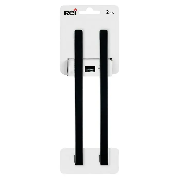 Rei Tirador para muebles 933 - Distancia entre orificios: 192 mm, Negro, 2 ud. - Dos tiradores negros de armario Rei en un paquete de 2. Los tiradores están montados sobre un soporte de cartón blanco e incluyen tornillos para la instalación.